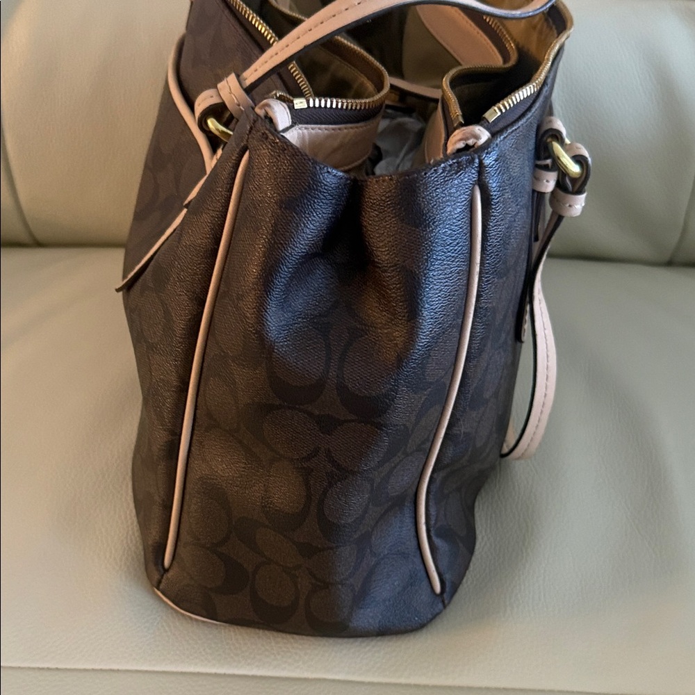 Coach Brown and Tan Shoulder Bag - Picture 4 of 9